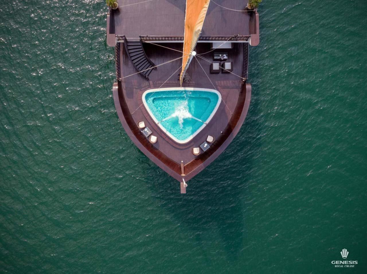 ホテル Genesis Luxury Regal Cruises ハロン エクステリア 写真