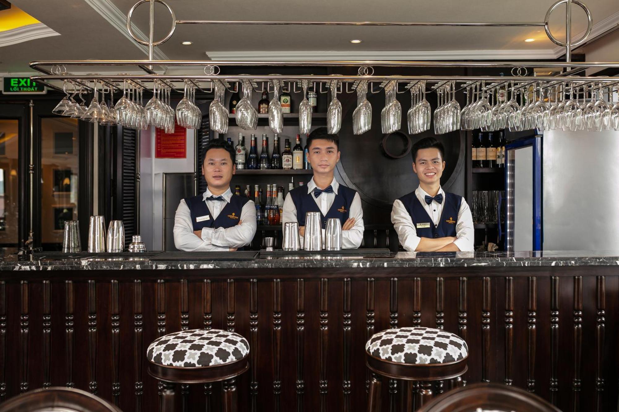 ホテル Genesis Luxury Regal Cruises ハロン エクステリア 写真